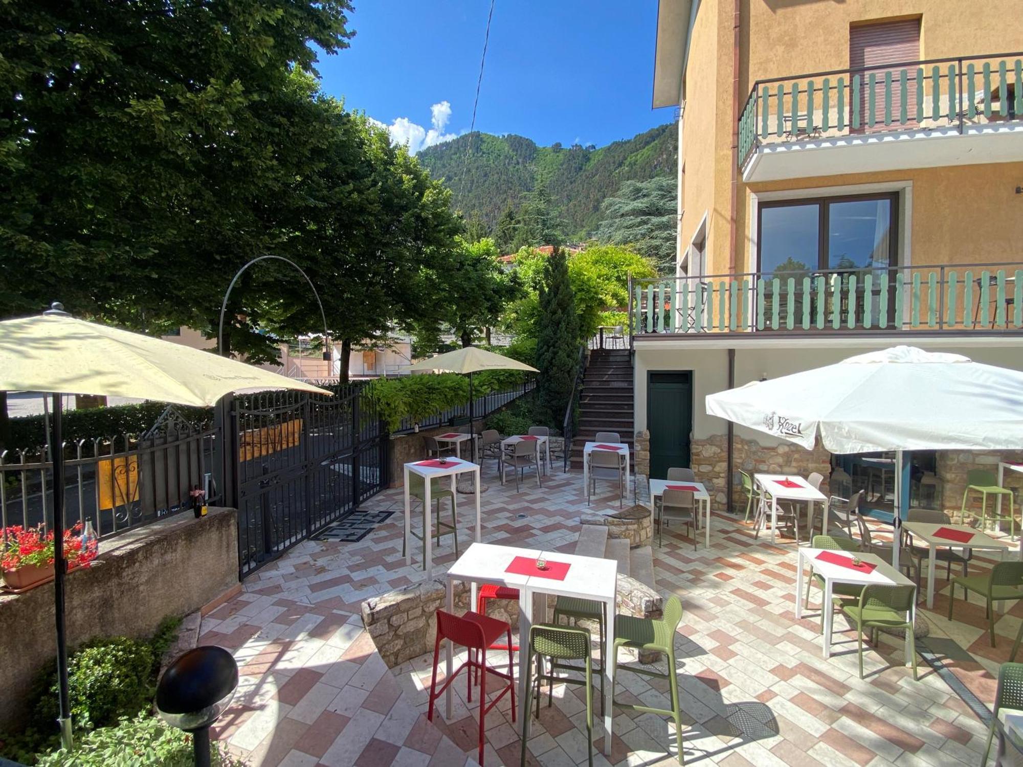 Albergo Ai Tigli Tignale Exterior foto
