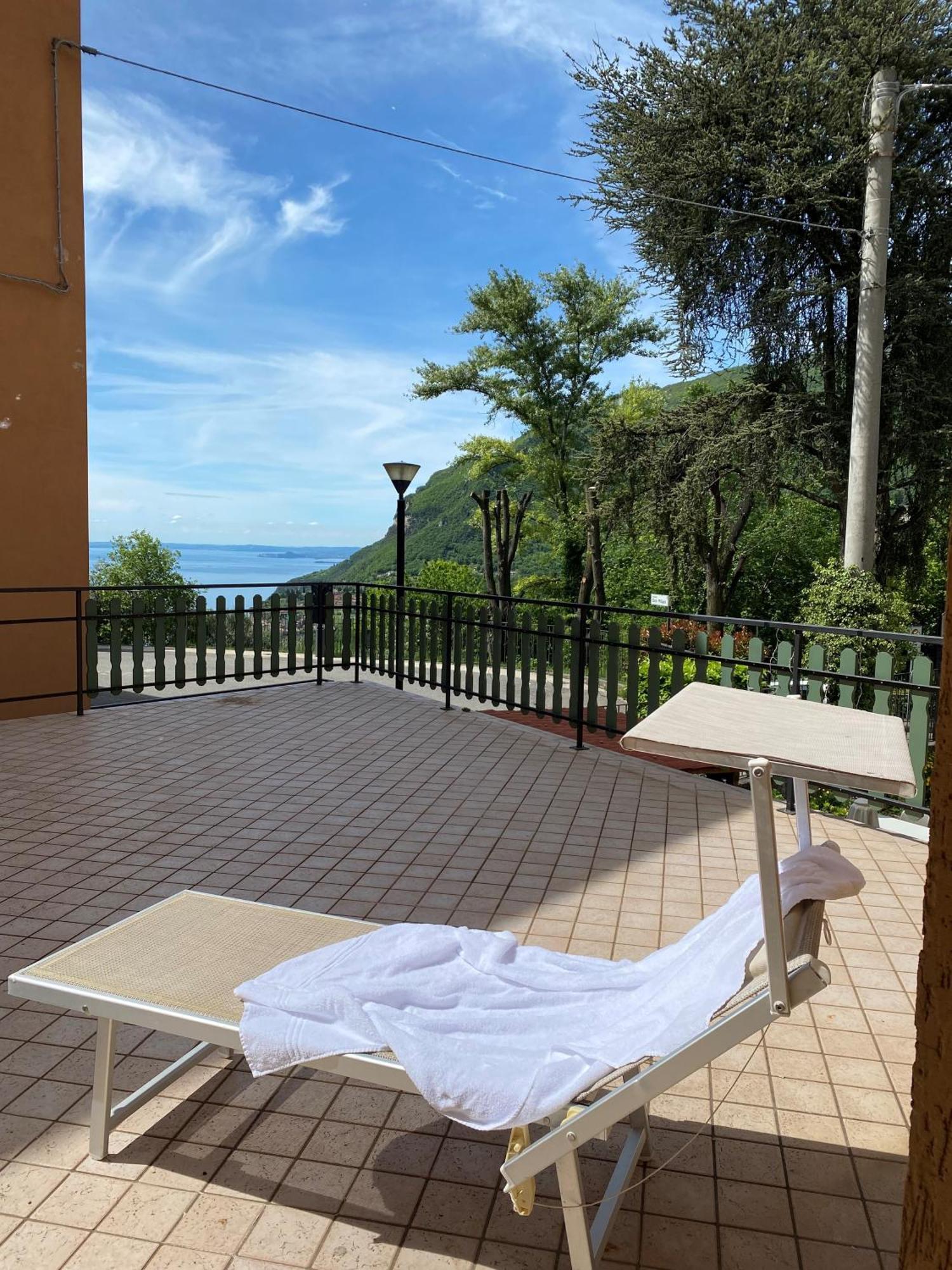 Albergo Ai Tigli Tignale Exterior foto